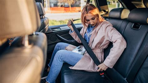 does a passenger in a car have to show id does a passenger in a car have to show identification when boarding a public transportation vehicle?